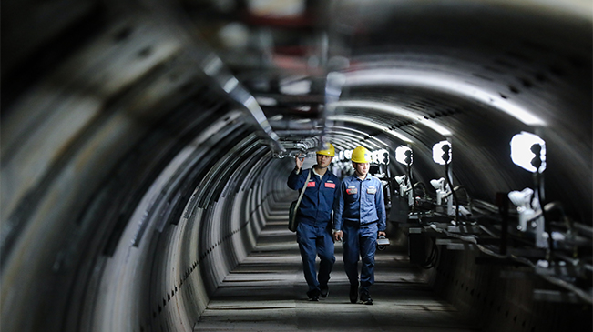 新春走基層丨&ldquo;機(jī)器人&rdquo;保供電？這個春節(jié)很有科技范兒！