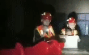 整理箱變小船 小朋友，消防員叔叔來了！