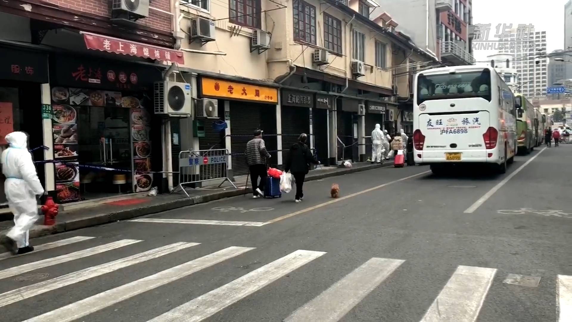 居民隔離可以帶寵物了，暖心！