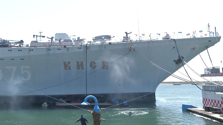 驚險(xiǎn)刺激！打卡國(guó)內(nèi)唯一的航母主題公園，讓到場(chǎng)游客大呼過(guò)癮