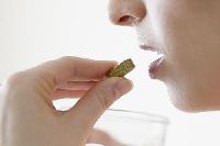 【健康解碼】說(shuō)明書上這么多副作用 這藥我還吃不吃？