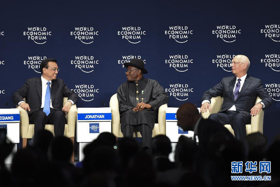 5月8日，中國國務(wù)院總理李克強在阿布賈出席第24屆世界經(jīng)濟論壇非洲峰會全會，發(fā)表題為《共同推動非洲發(fā)展邁上新臺階》的特別致辭。新華社記者 李學(xué)仁 攝 