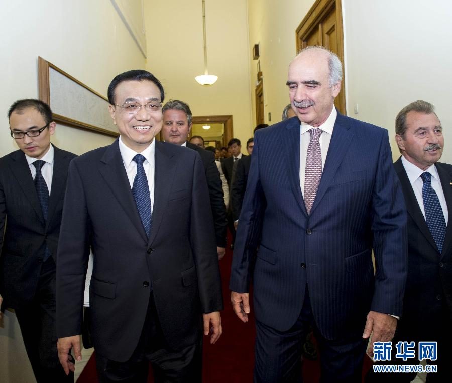 6月19日，國務(wù)院總理李克強(qiáng)在希臘議會大廈會見希臘議長米馬拉基斯。新華社記者 王曄 攝