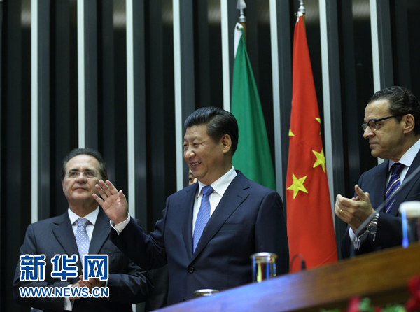 7月16日，國家主席習(xí)近平在巴西國會發(fā)表《弘揚傳統(tǒng)友好共譜合作新篇》的演講。 新華社記者 蘭紅光 攝 