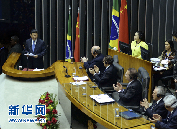 7月16日，國家主席習(xí)近平在巴西國會發(fā)表《弘揚傳統(tǒng)友好共譜合作新篇》的演講。 新華社記者 劉建生 攝