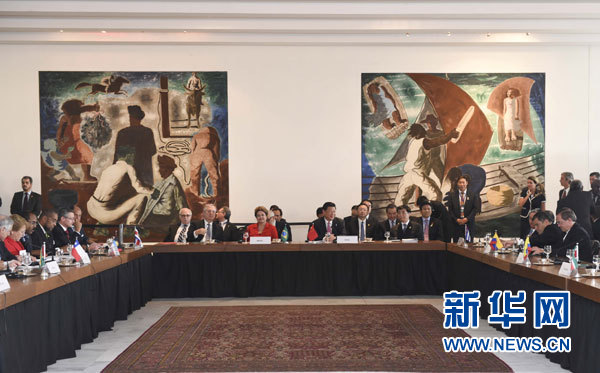 當?shù)貢r間7月17日，國家主席習近平出席在巴西利亞舉行的中國－拉美和加勒比國家領導人會晤。 新華社記者 李學仁 攝