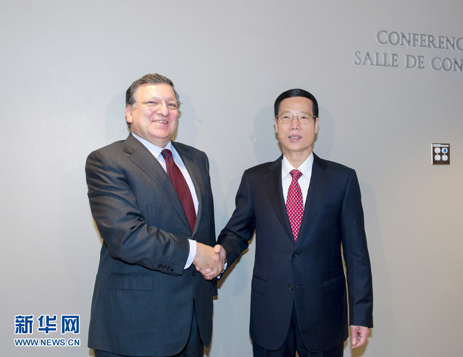 9月23日，正在紐約出席聯(lián)合國(guó)氣候峰會(huì)的國(guó)家主席習(xí)近平特使、國(guó)務(wù)院副總理張高麗在紐約聯(lián)合國(guó)總部會(huì)見(jiàn)歐盟委員會(huì)主席巴羅佐。新華社記者王曄攝 