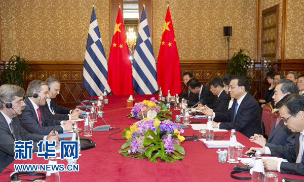 10月16日，中國(guó)國(guó)務(wù)院總理李克強(qiáng)在意大利米蘭會(huì)見(jiàn)希臘總理薩馬拉斯。 新華社記者 謝環(huán)馳 攝