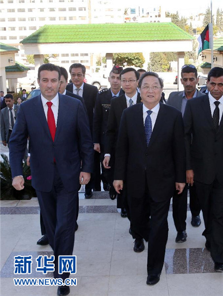 11月9日，正在約旦進行正式友好訪問的全國政協(xié)主席俞正聲在安曼會見約旦眾議院代議長薩法迪。 新華社記者 劉衛(wèi)兵 攝 