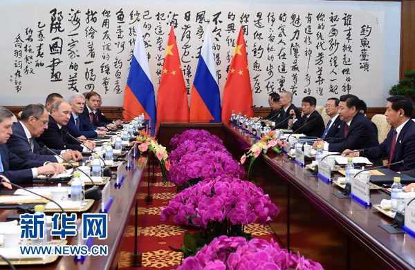 11月9日，中國(guó)國(guó)家主席習(xí)近平在北京釣魚(yú)臺(tái)國(guó)賓館會(huì)見(jiàn)俄羅斯總統(tǒng)普京。新華社記者 饒愛(ài)民 攝