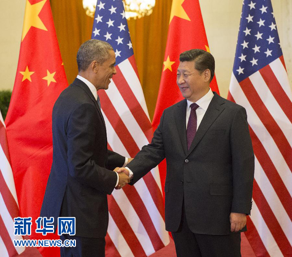 11月12日，國(guó)家主席習(xí)近平在北京人民大會(huì)堂舉行歡迎儀式，歡迎美國(guó)總統(tǒng)奧巴馬對(duì)中國(guó)進(jìn)行國(guó)事訪(fǎng)問(wèn)。 新華社記者 李學(xué)仁 攝