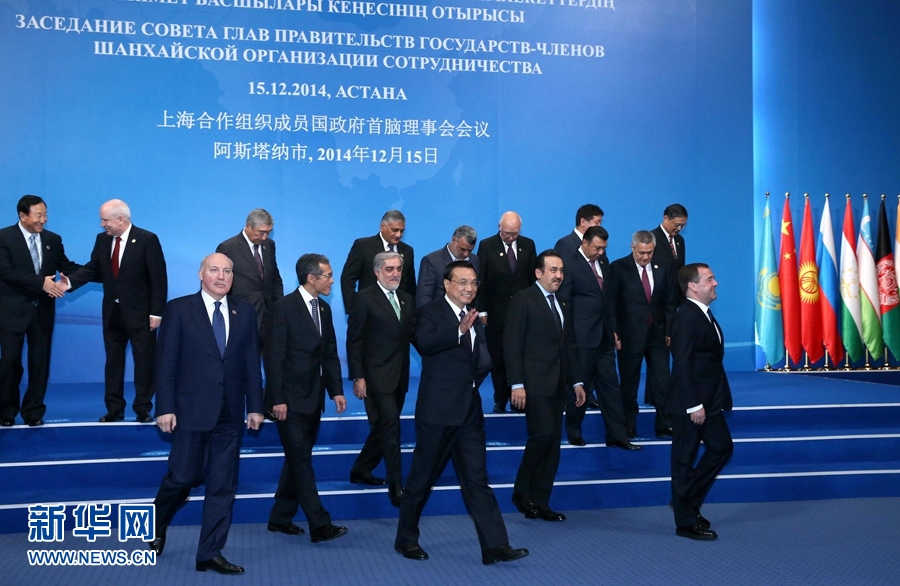 12月15日，中國(guó)國(guó)務(wù)院總理李克強(qiáng)在阿斯塔納出席上海合作組織成員國(guó)政府首腦理事會(huì)第十三次會(huì)議。 新華社記者 龐興雷 攝
