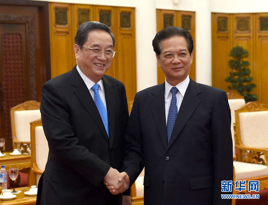 12月25日至27日，中共中央政治局常委、全國(guó)政協(xié)主席俞正聲對(duì)越南進(jìn)行正式訪問(wèn)。這是12月26日，俞正聲在河內(nèi)會(huì)見(jiàn)越南政府總理阮晉勇。 新華社記者馬占成攝