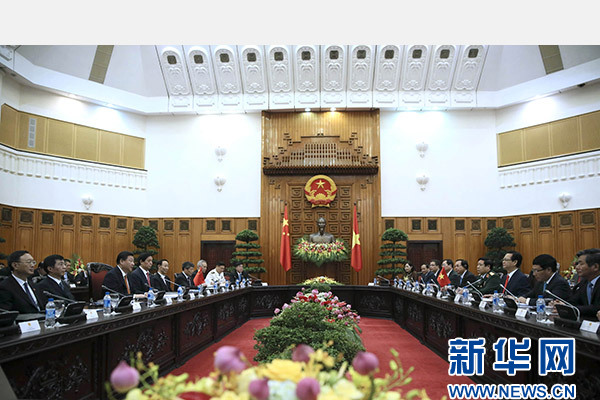 11月5日，中共中央總書記、國家主席習(xí)近平在河內(nèi)同越南總理阮晉勇舉行會談。 新華社記者 蘭紅光 攝