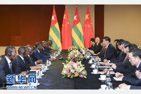 12月3日，國家主席習近平在約翰內(nèi)斯堡會見多哥總統(tǒng)福雷。新華社記者 謝環(huán)馳 攝 