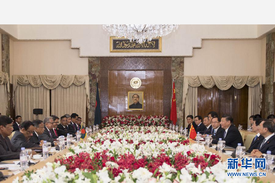 10月14日，國(guó)家主席習(xí)近平在達(dá)卡會(huì)見孟加拉國(guó)總統(tǒng)哈米德。新華社記者謝環(huán)馳攝 