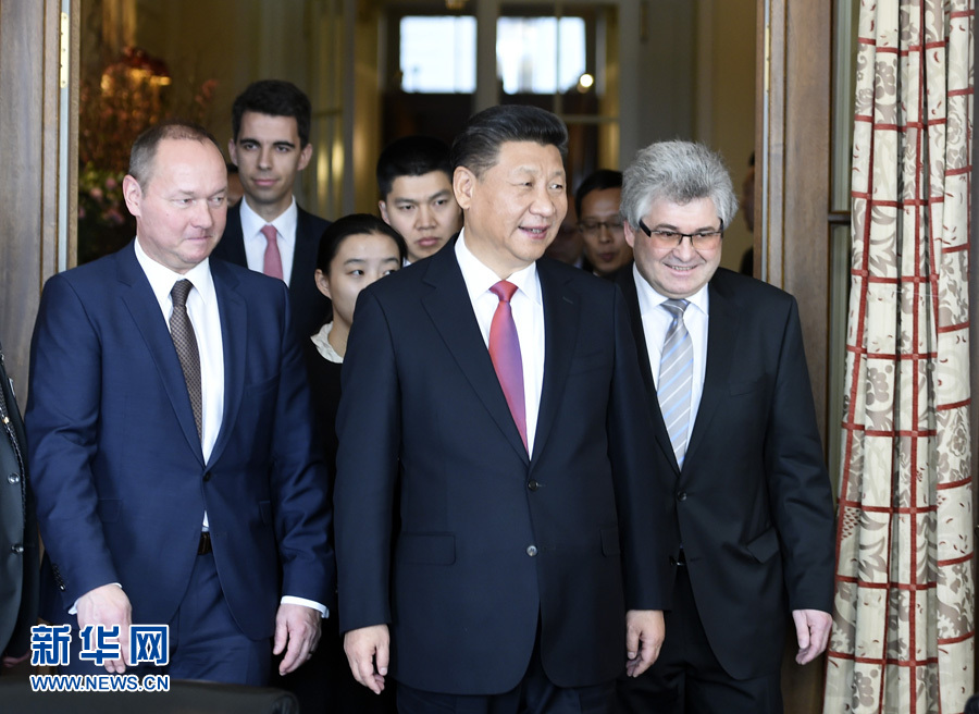 1月16日，國家主席習(xí)近平在伯爾尼會見瑞士聯(lián)邦國民院議長施塔爾和聯(lián)邦院議長比紹夫貝爾格。 新華社記者 謝環(huán)馳 攝