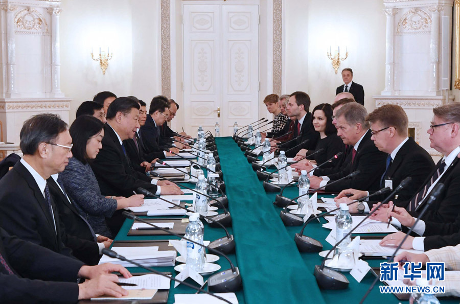 4月5日，國家主席習(xí)近平在赫爾辛基同芬蘭總統(tǒng)尼尼斯托舉行會談。 新華社記者 饒愛民 攝