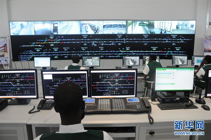 (國際·圖文互動)(2)阿布賈的新“名片”——試乘西非第一條城鐵線