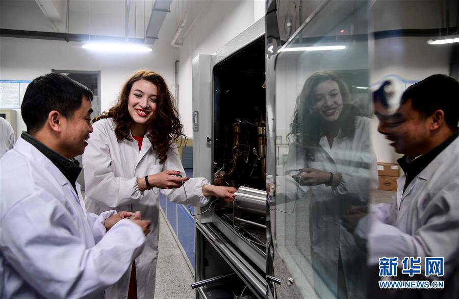 （新華全媒頭條&middot;上合青島峰會(huì)&middot;圖文互動(dòng)）（12）遠(yuǎn)航，揚(yáng)起&ldquo;上海精神&rdquo;的時(shí)代風(fēng)帆&mdash;&mdash;寫(xiě)在上海合作組織成員國(guó)元首理事會(huì)第十八次會(huì)議即將召開(kāi)之際