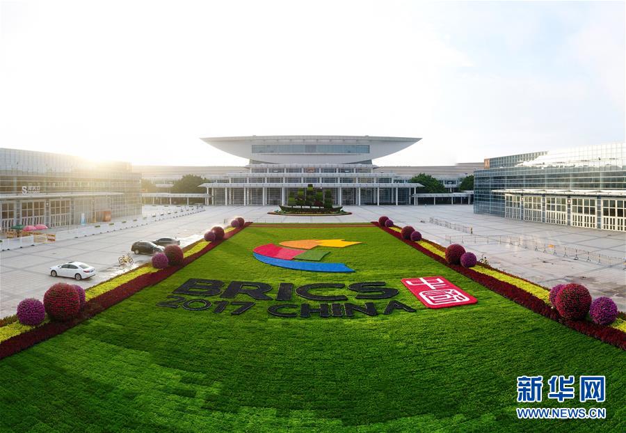 (新華全媒頭條·圖文互動)(1)書寫發(fā)展合作大文章 推動全球治理新變革——習近平主席中東非洲之行前瞻