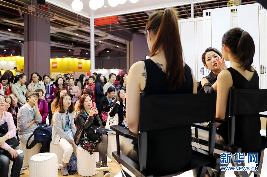 (新華全媒頭條·圖文互動)(9)從進(jìn)博會到“雙11” 超級訂單背后蘊藏中國動能