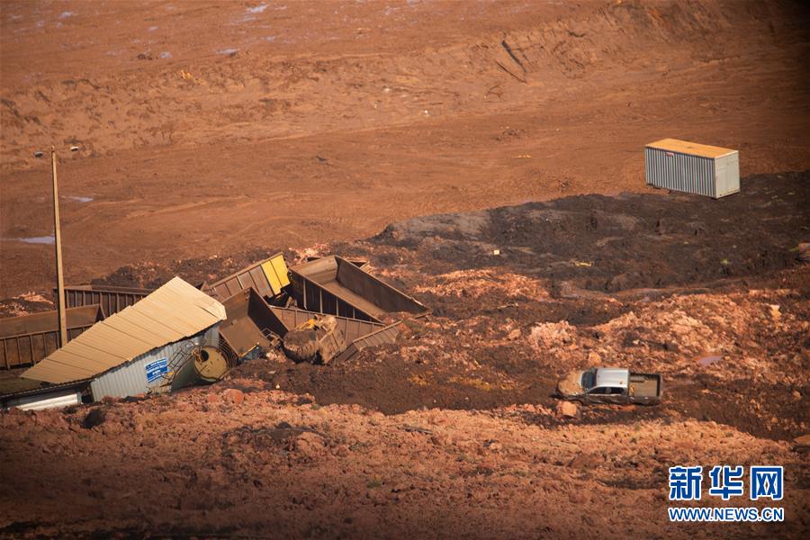 (國際)(2)巴西發(fā)生礦壩決堤事故 4人受傷近200人失蹤