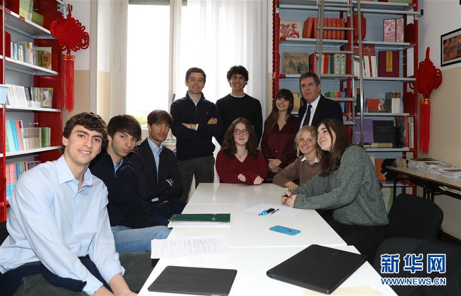 (國際·出訪配合·圖文互動(dòng))(1)通訊:我們的夢想里一定有中國——意大利羅馬國立住讀學(xué)校師生熱議習(xí)近平主席回信