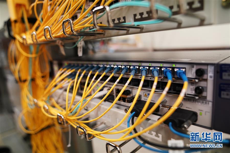 （國際&middot;圖文互動）（3）通訊：安全、好用、實惠&mdash;&mdash;美國電信運營商的華為親體驗