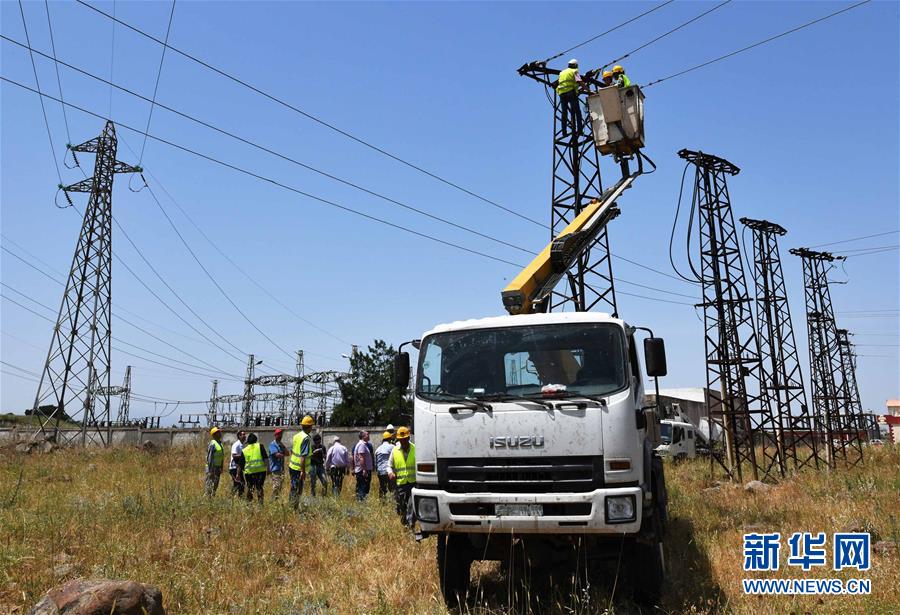 （國際&middot;圖文互動(dòng)）（1）通訊：從家庭走向曠野的敘利亞女電工