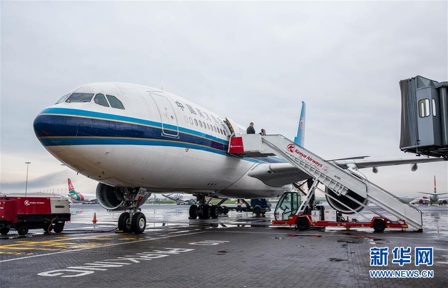 (國際·圖文互動)(4)“空中走廊”搭起中非交往“連心橋”