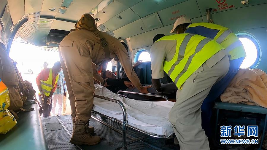 (國際·圖文互動)中國維和直升機分隊緊急轉(zhuǎn)運傷員獲贊