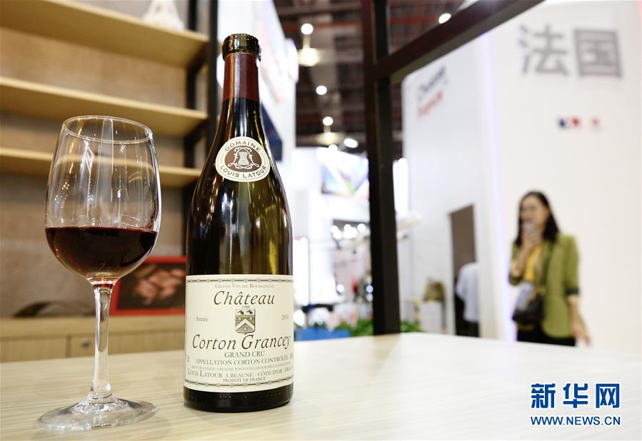 (新華全媒頭條·圖文互動)(5)大江奔騰勢如虹——習(xí)近平主席出席第二屆中國國際進口博覽會紀(jì)實