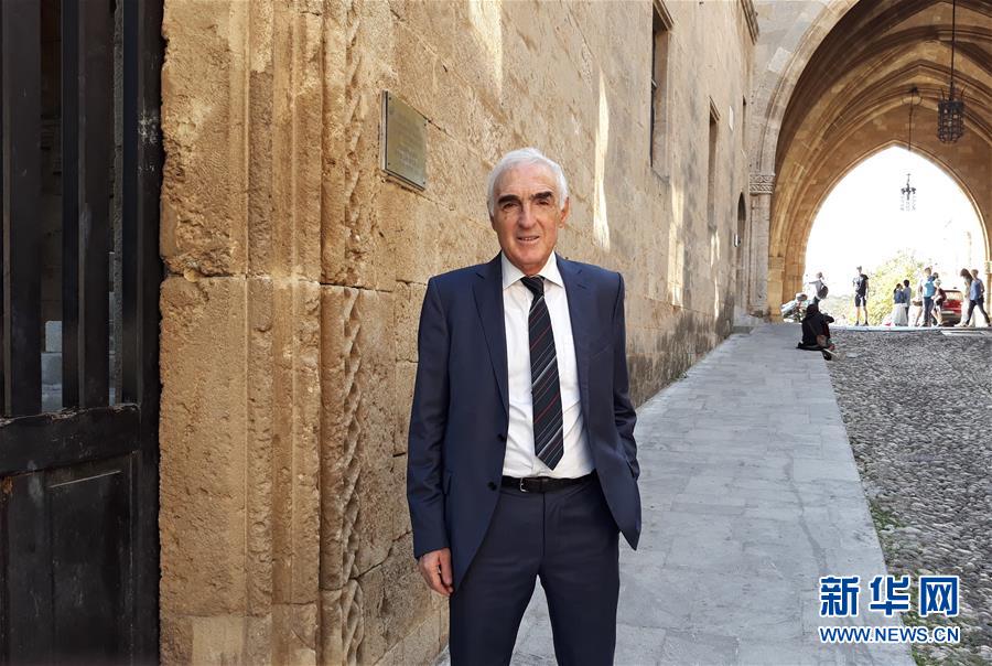 （習(xí)近平出訪配合稿&middot;圖文互動）專訪：&ldquo;與習(xí)主席見面是我人生的獨(dú)特經(jīng)歷&rdquo;&mdash;&mdash;訪希臘羅德島愛琴海學(xué)院負(fù)責(zé)人斯庫爾托斯