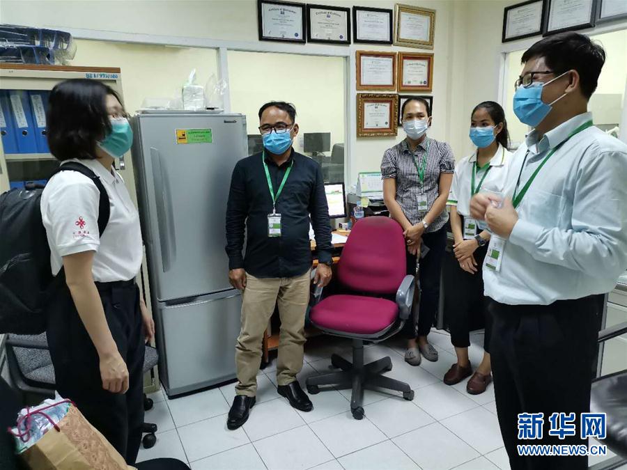 (國際疫情·圖文互動)(6)通訊:“與病毒賽跑”——記中國援柬埔寨專家戰(zhàn)“疫”