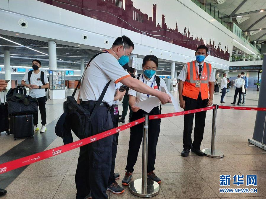 （國際疫情&middot;圖文互動）（1）&ldquo;工作忙碌又細致，經(jīng)驗豐富又專業(yè)&rdquo;&mdash;&mdash;一名柬埔寨青年眼中的中國援柬抗疫醫(yī)療專家組