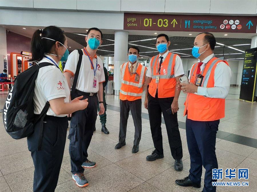 （國際疫情&middot;圖文互動）（4）&ldquo;工作忙碌又細致，經(jīng)驗豐富又專業(yè)&rdquo;&mdash;&mdash;一名柬埔寨青年眼中的中國援柬抗疫醫(yī)療專家組