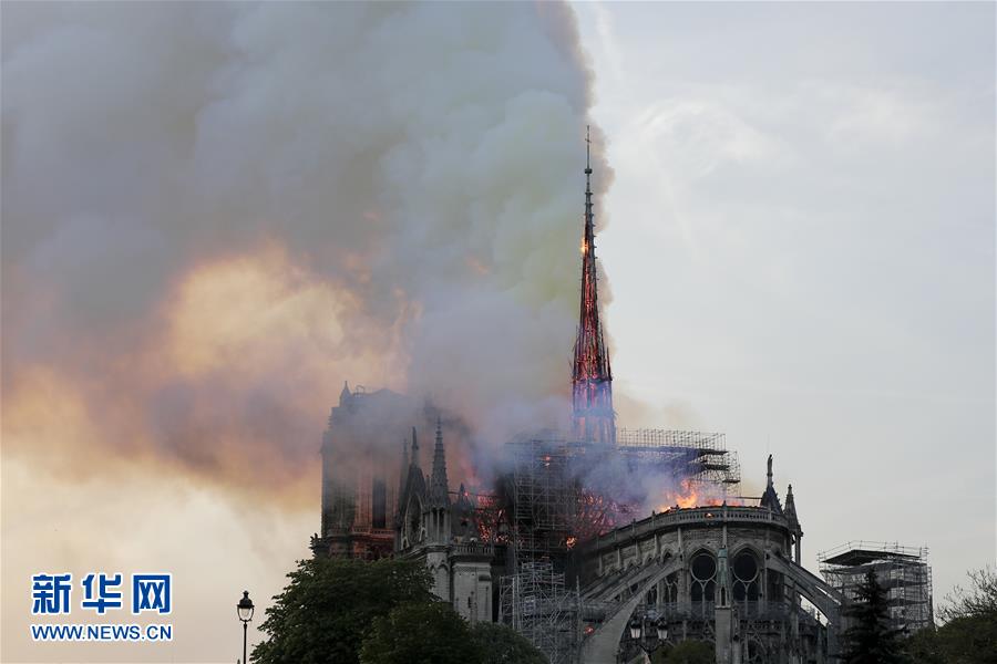 (國(guó)際)(3)馬克龍承諾5年內(nèi)完成巴黎圣母院重建工作