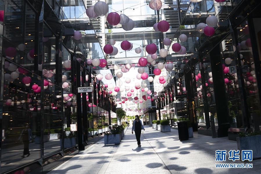 (國(guó)際)(1)4月份美國(guó)失業(yè)率飆升至14.7%