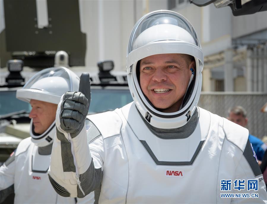 (國際)(6)美國“龍”飛船首次載人試飛