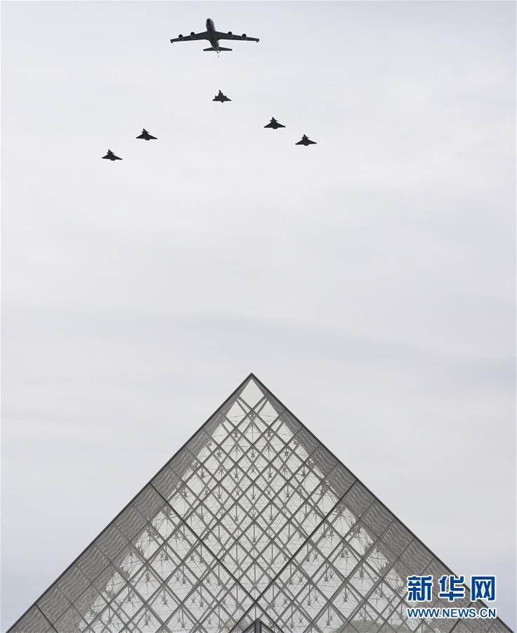 (國際)(4)法國國慶節(jié)閱兵式致敬抗疫公民