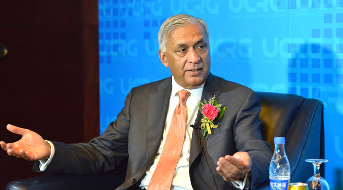 巴基斯坦前總理阿齊茲在首屆世界信用評(píng)級(jí)論壇期間接受新華網(wǎng)獨(dú)家專(zhuān)訪