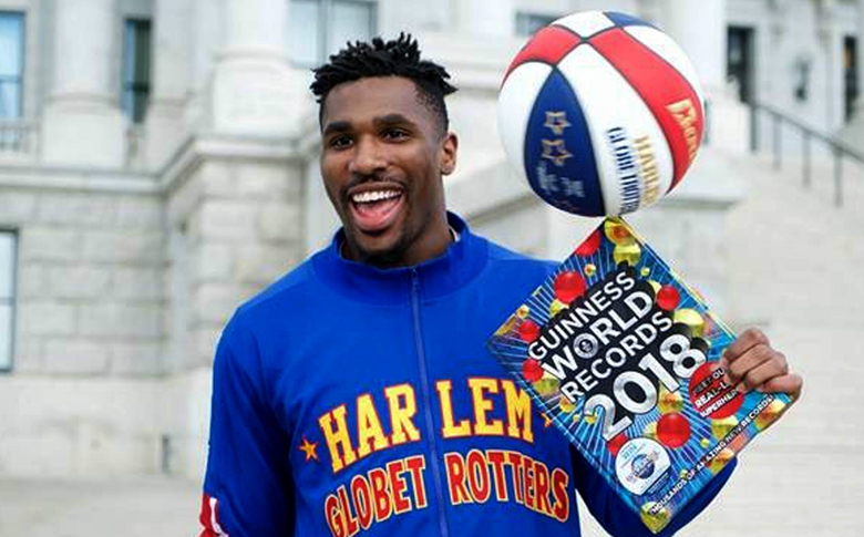 吉尼斯世界紀(jì)錄日：15.26米！向上投籃最高高度