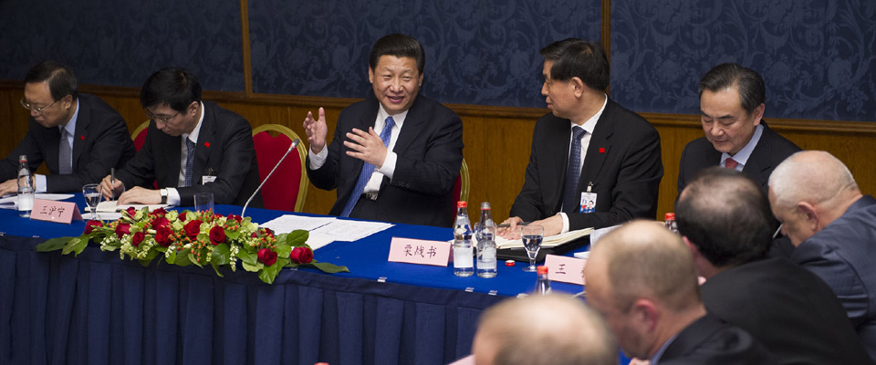 習(xí)近平會見俄羅斯?jié)h學(xué)家、學(xué)漢語的學(xué)生和媒體代表